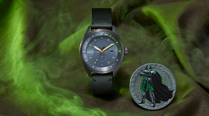 Mettant en vedet la montre Marvel Avengers Dr Doom model AW5027-44W