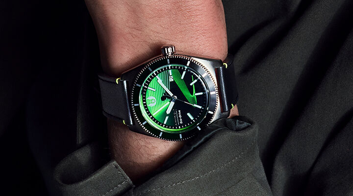 Mettant en vedet la montre Star Wars&trade; Luke Skywalker, Jedi Master  mod&egrave;le AW1910-48W