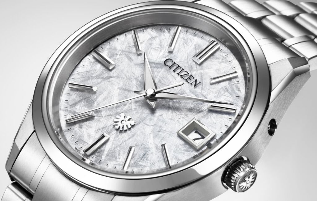 Featuring the THE CITIZEN watch model AQ4100-57B