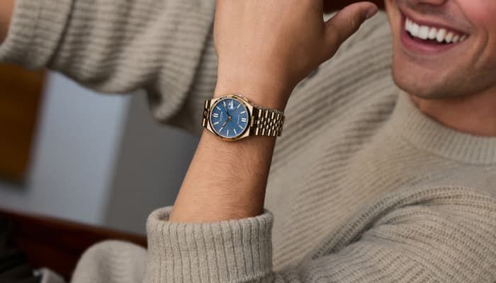 Mettant en vedet la montre TSUYOSA 60 , mod&egrave;le NK0023-57L