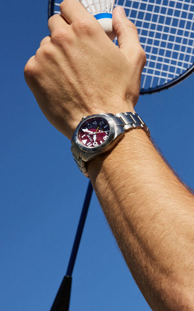 Mettant en vedet la montre Promaster Land GMT , mod&egrave;le BJ7150-50W