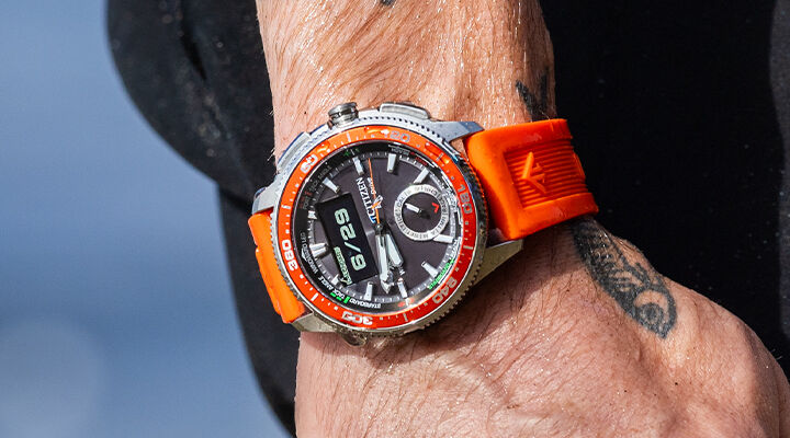 Mettant en vedet la montre  Citizen Promaster Wavetracker, mod&egrave;le JV3000-13E